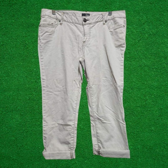 Ana Khaki Capri Size 10 (A7) - Picture 1 of 2